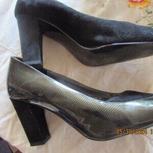 2 texture black shoes